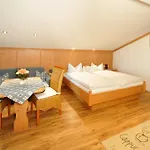 아파트 Gaestehaus Klara *